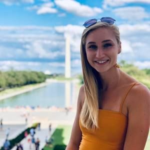 Meet your Posher, Andrea